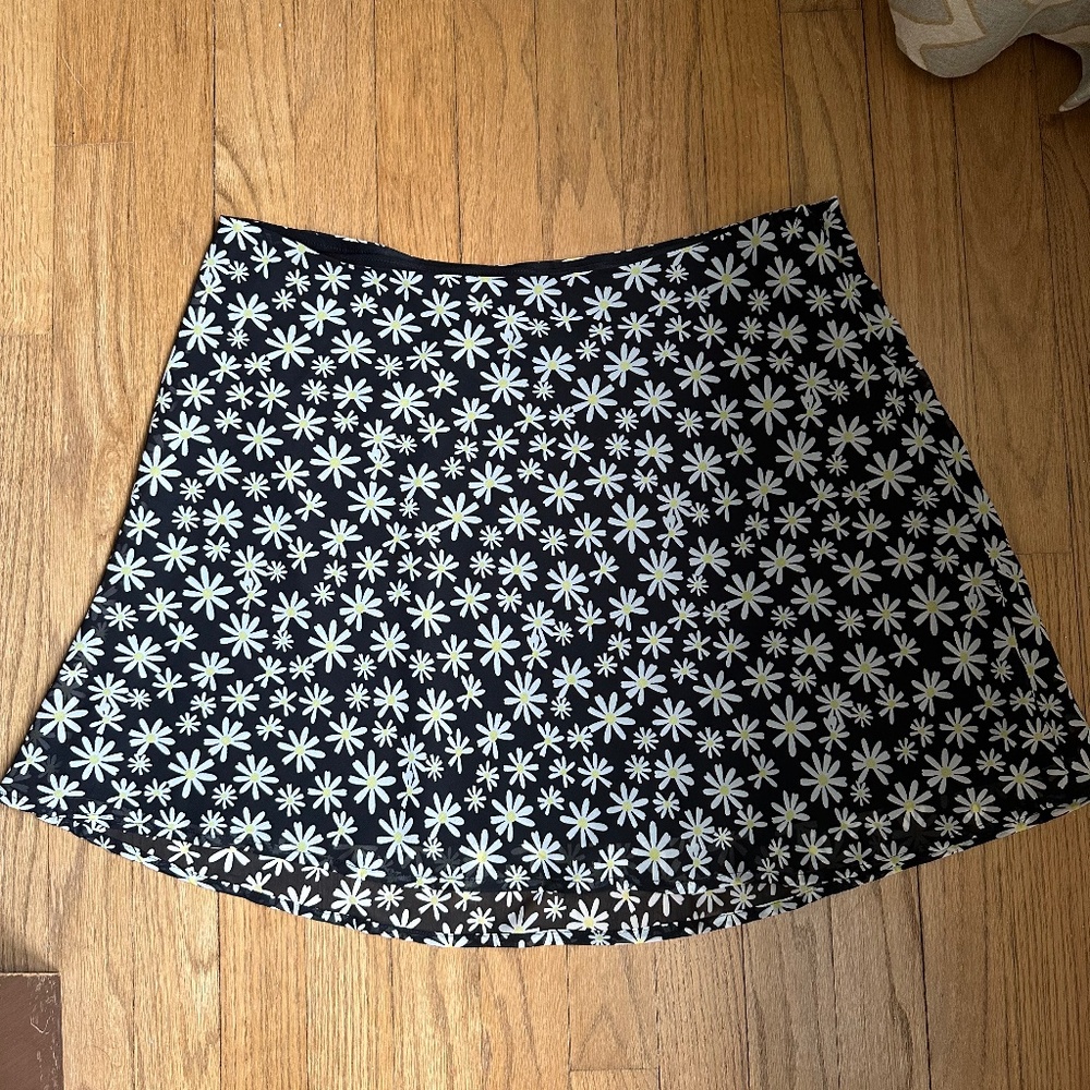 Divided by H&M A-Line Skirt in Daisy Print in Size 14
